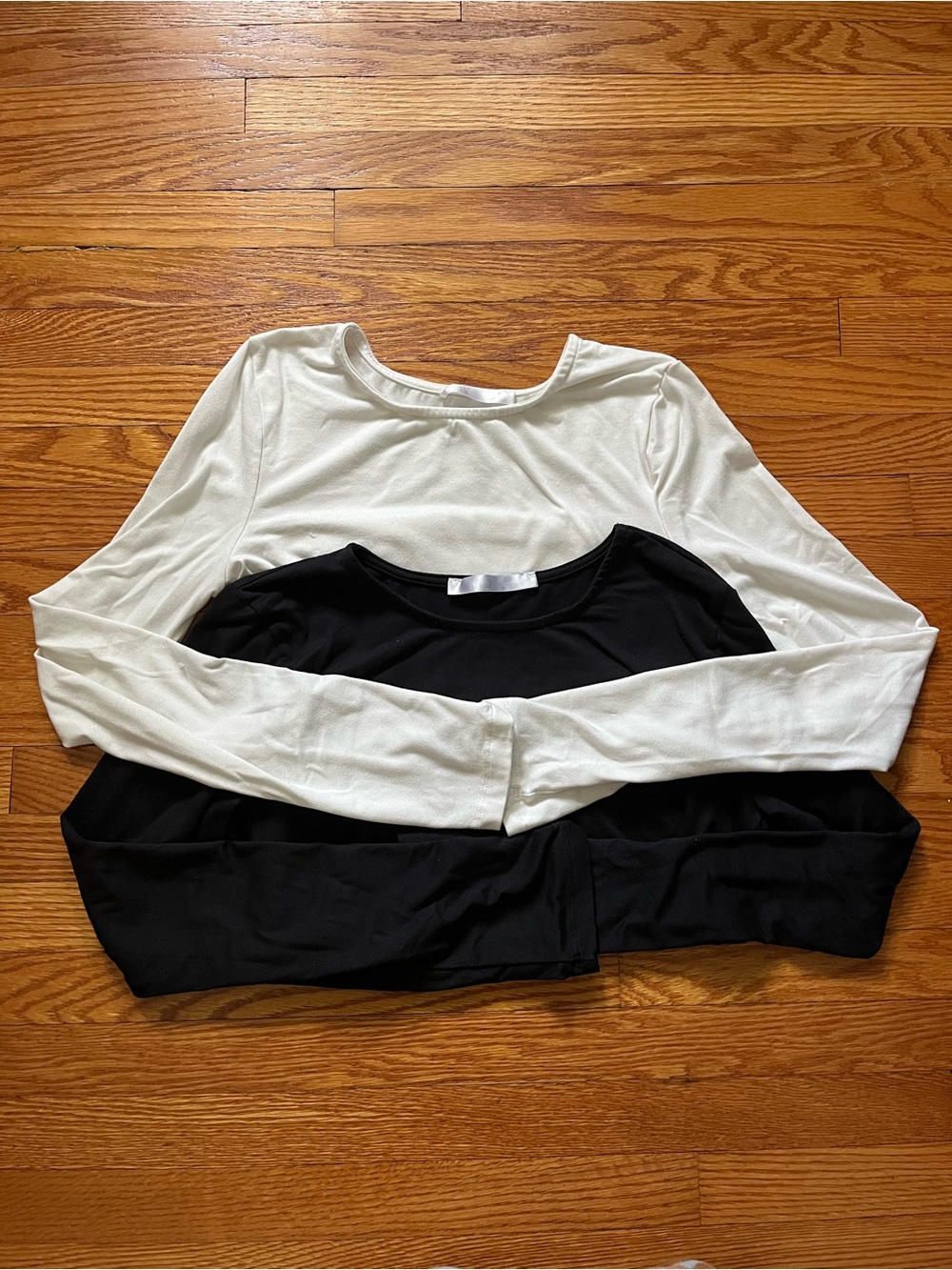 BUNDLE OF 2 - Black and White Basic Longsleeves